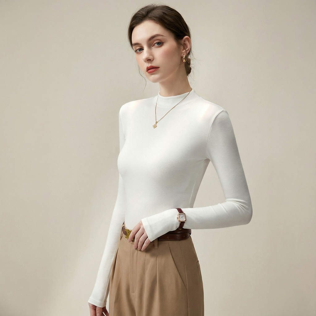 توب قصّة ناعمة بياقة عالية