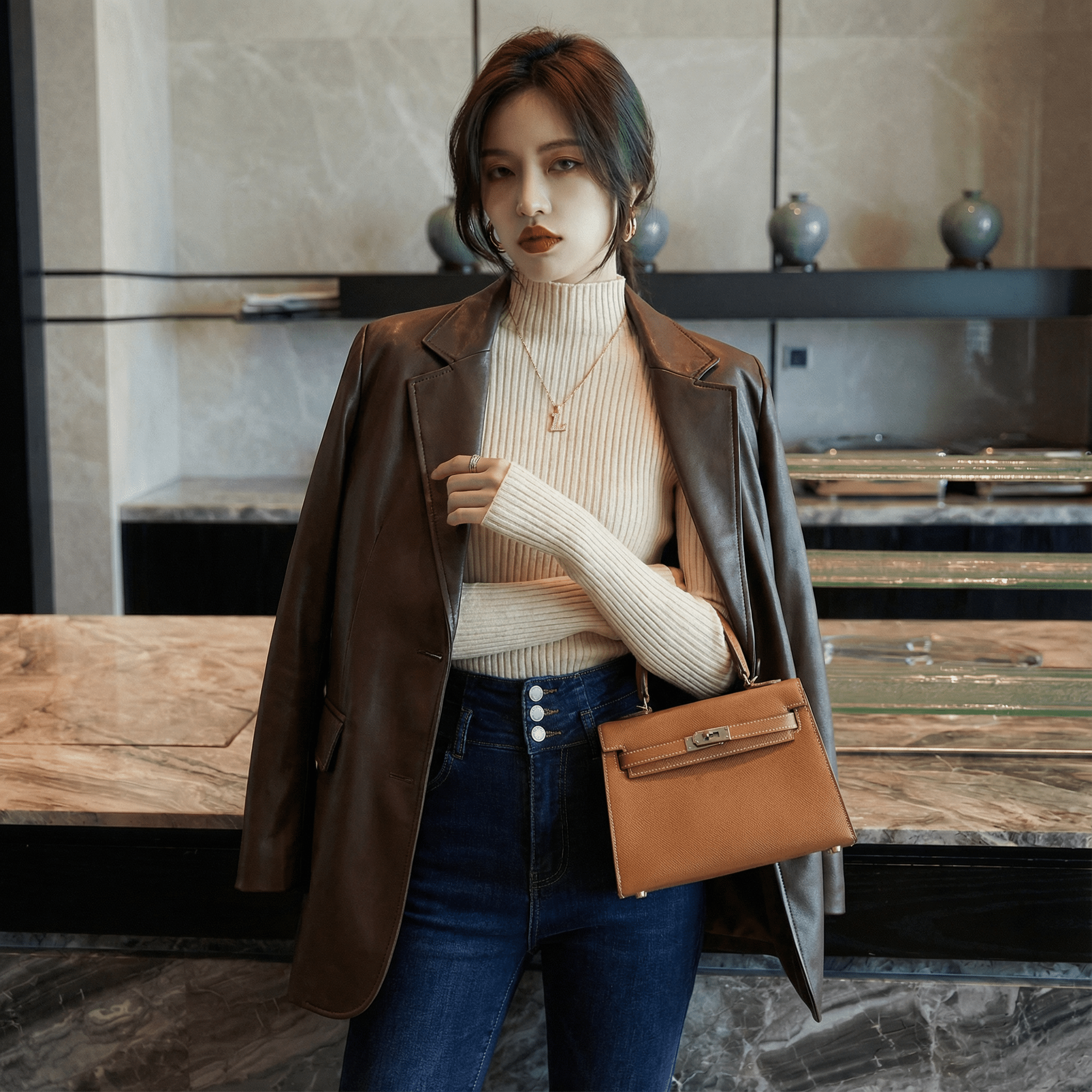 سويتر صوفي أنيق بياقة عالية