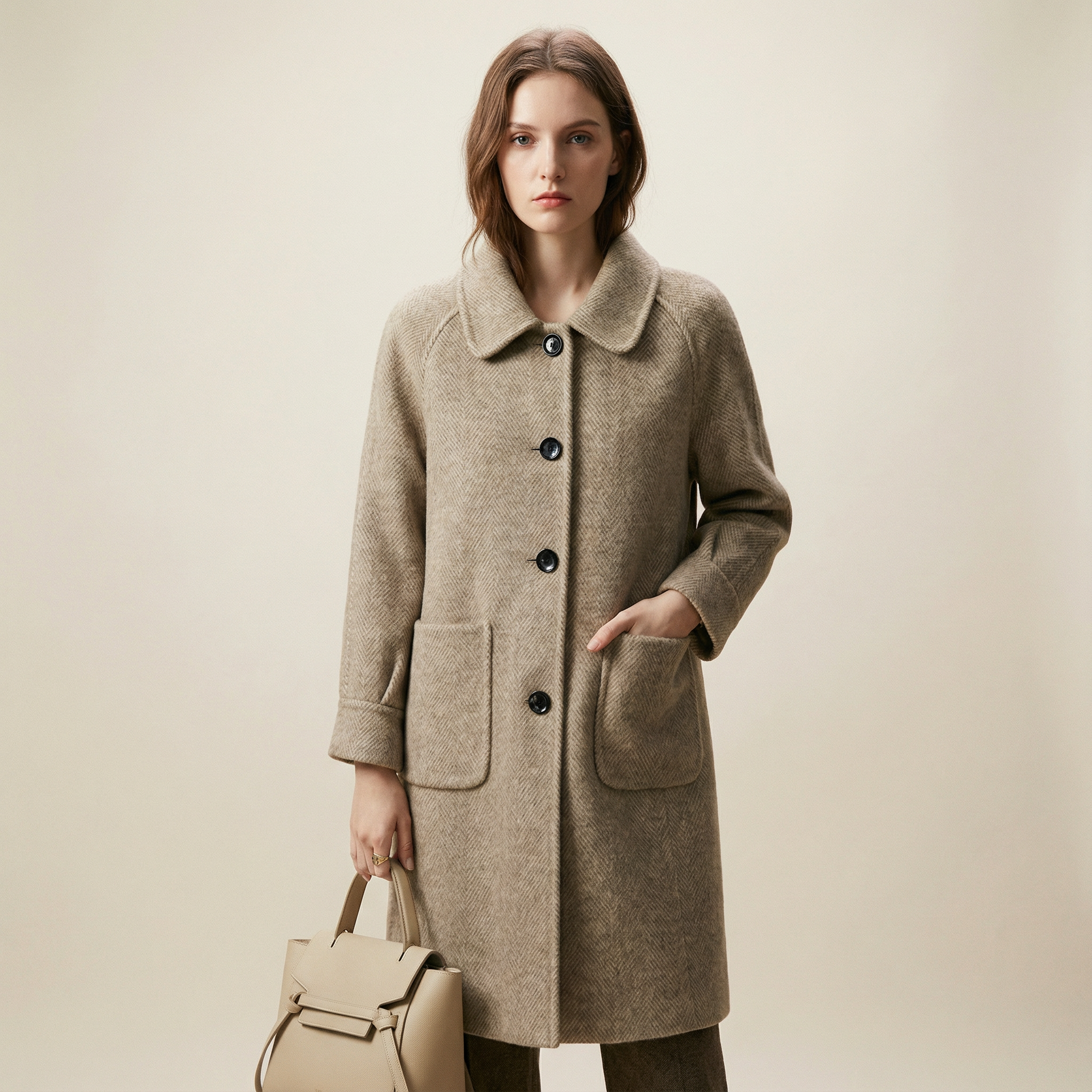 معطف بتفاصيل كلاسيكية