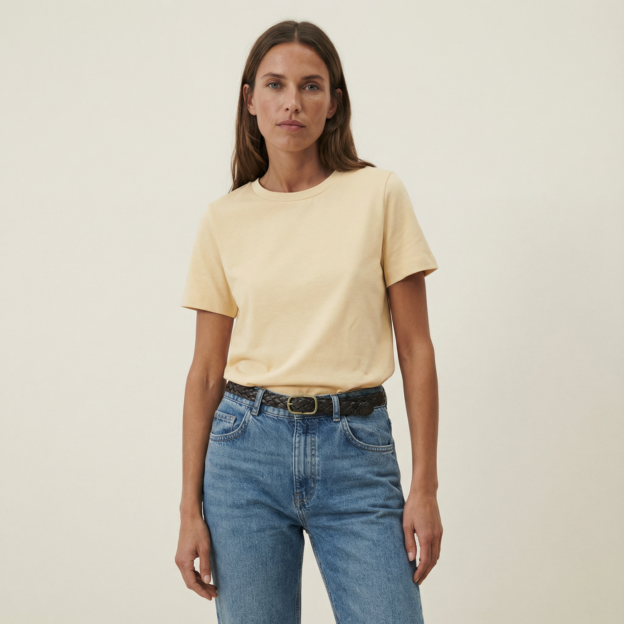 قميص أساسي بأكمام قصيرة