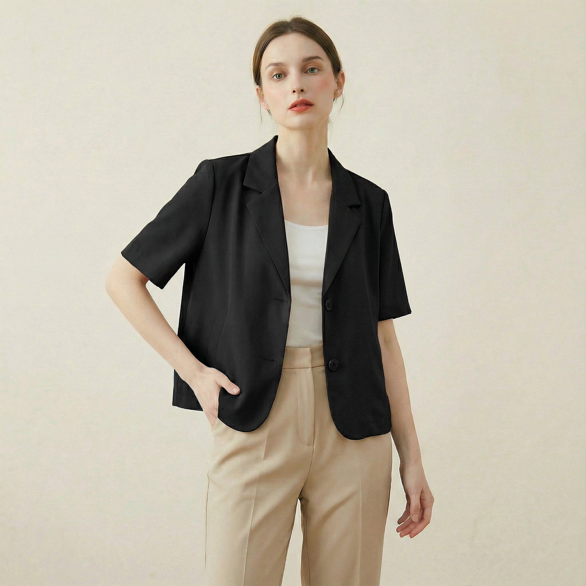 قميص بقصّة كلاسيكيه خفيفة