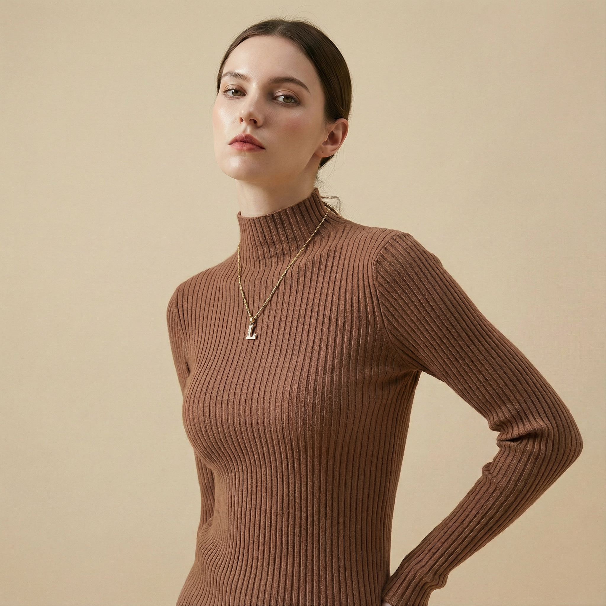 سويتر صوفي أنيق بياقة عالية