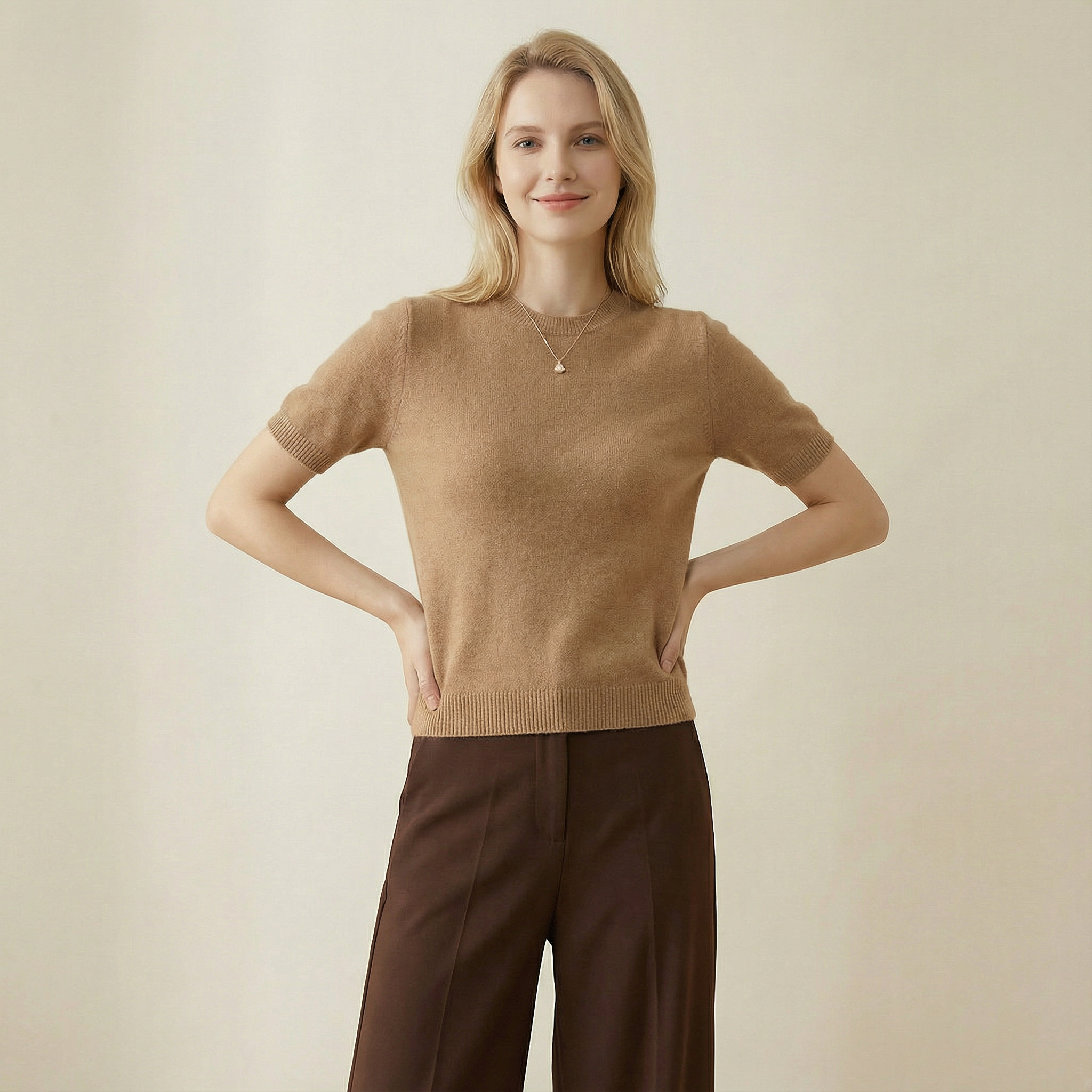 سويتر ناعم بأكمام قصيرة