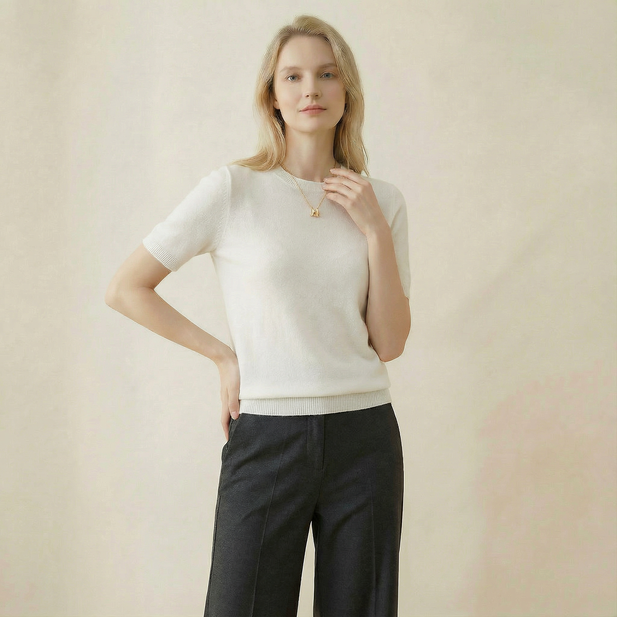 سويتر ناعم بأكمام قصيرة